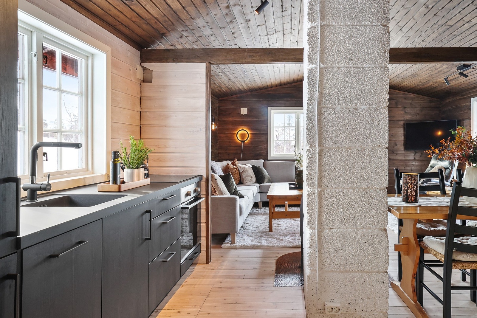 Kjøkkeninnredning fra HTH som er fra 2023 Galleribilde