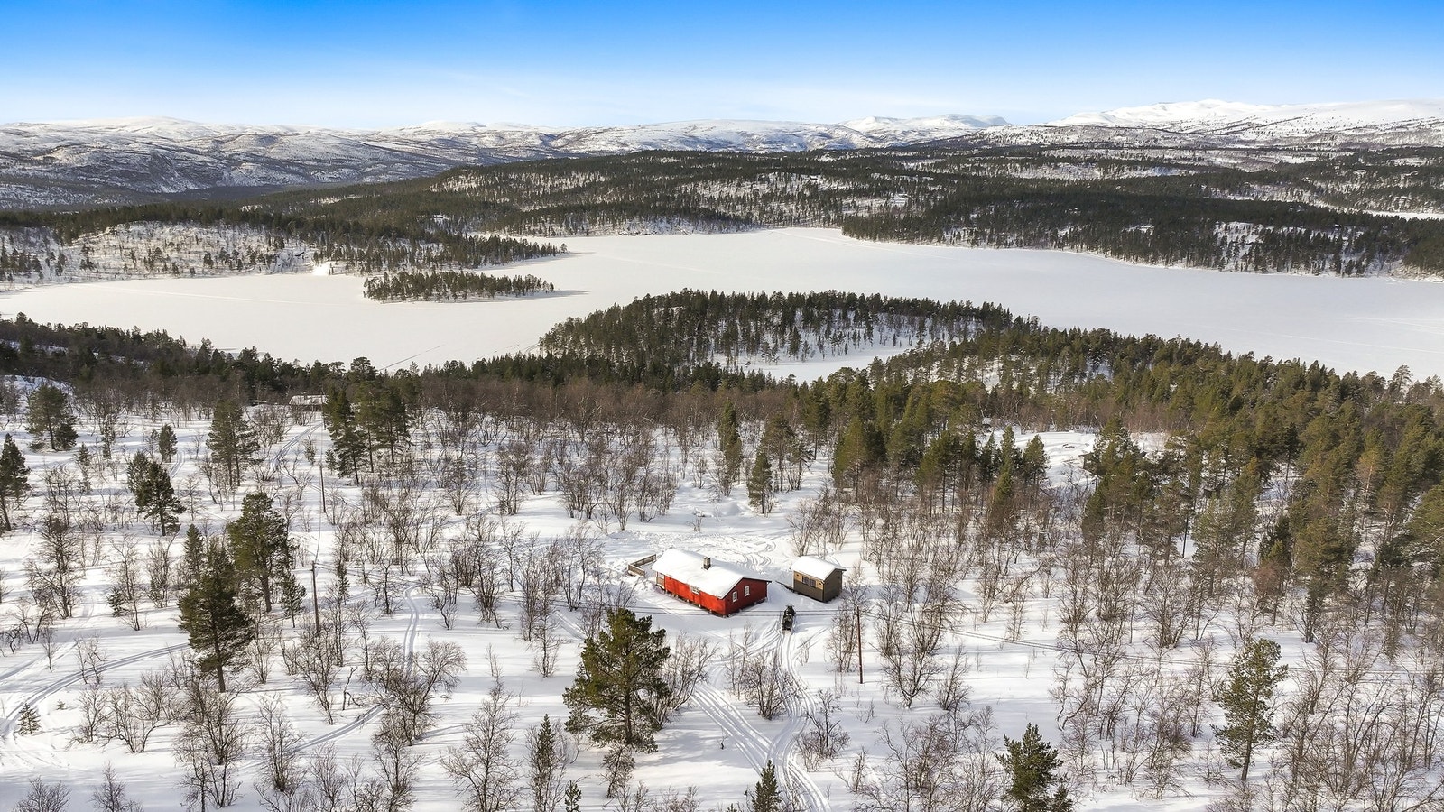 Flott beliggenhet i naturskjønne omgivelser Galleribilde