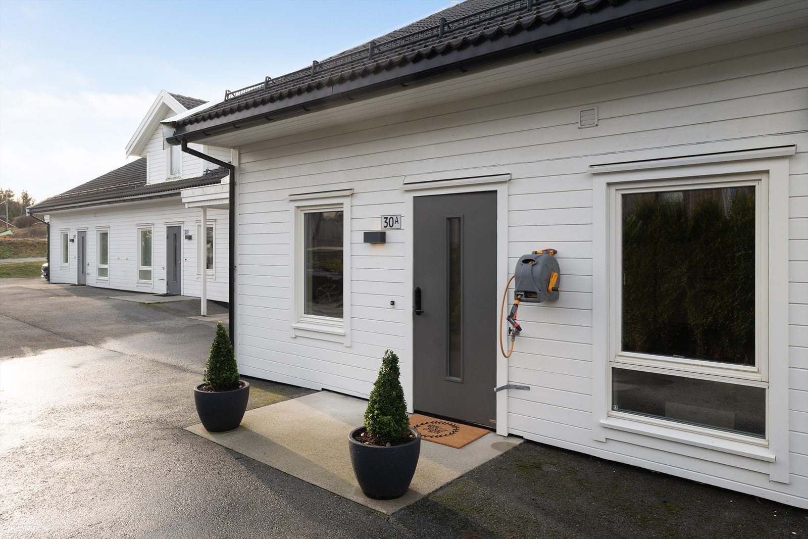 Lettstelt og pent inngangsparti Galleribilde