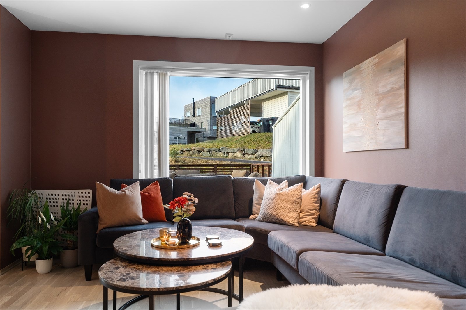 Store vinduer sørger for masse naturlig lysinnslipp Galleribilde