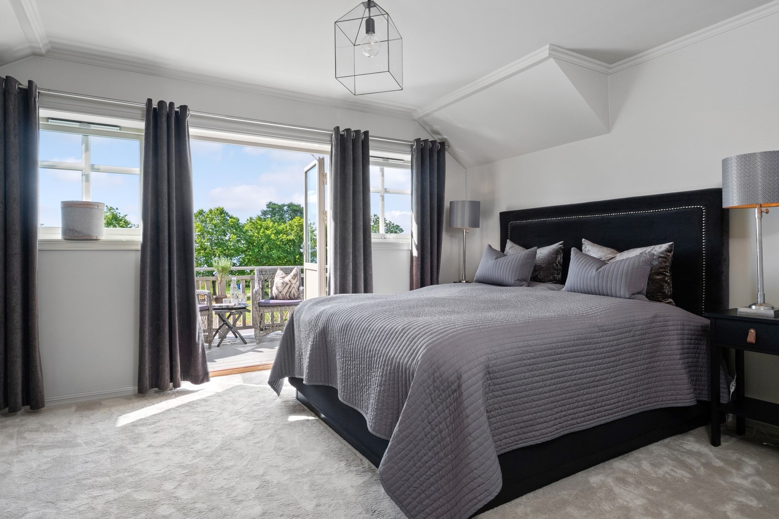 Fire soverom ligger praktisk plassert i 2. etasje. Galleribilde