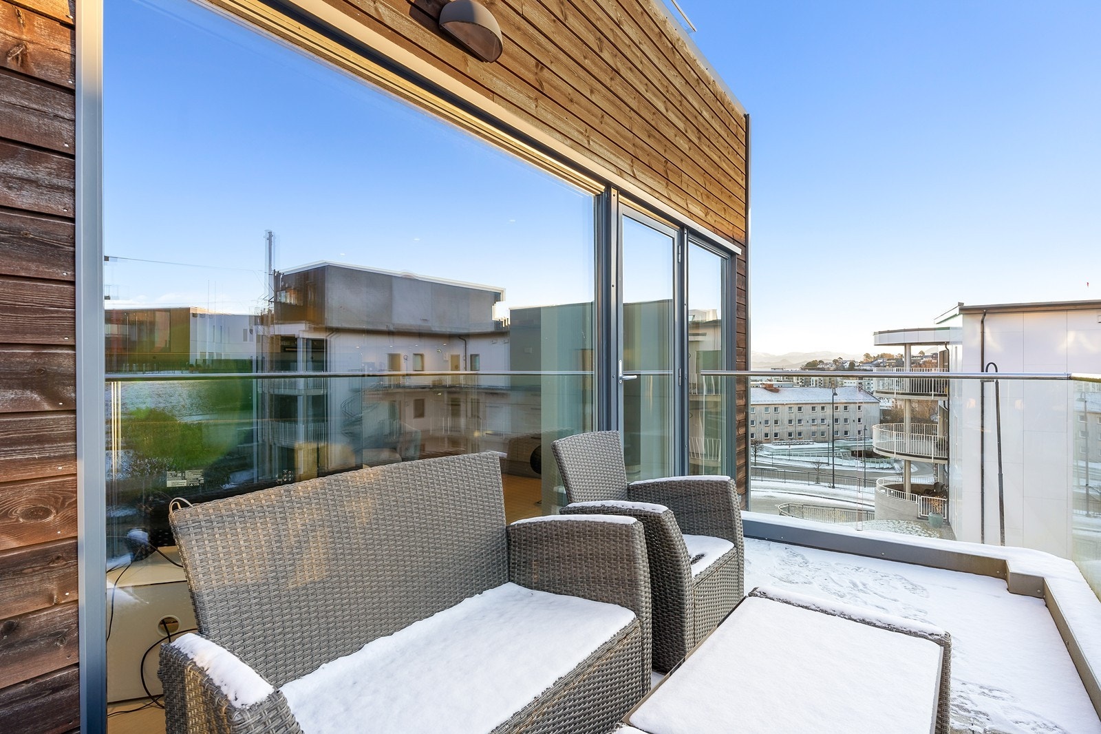 Fra stuen er det utgang til egen balkong. Galleribilde