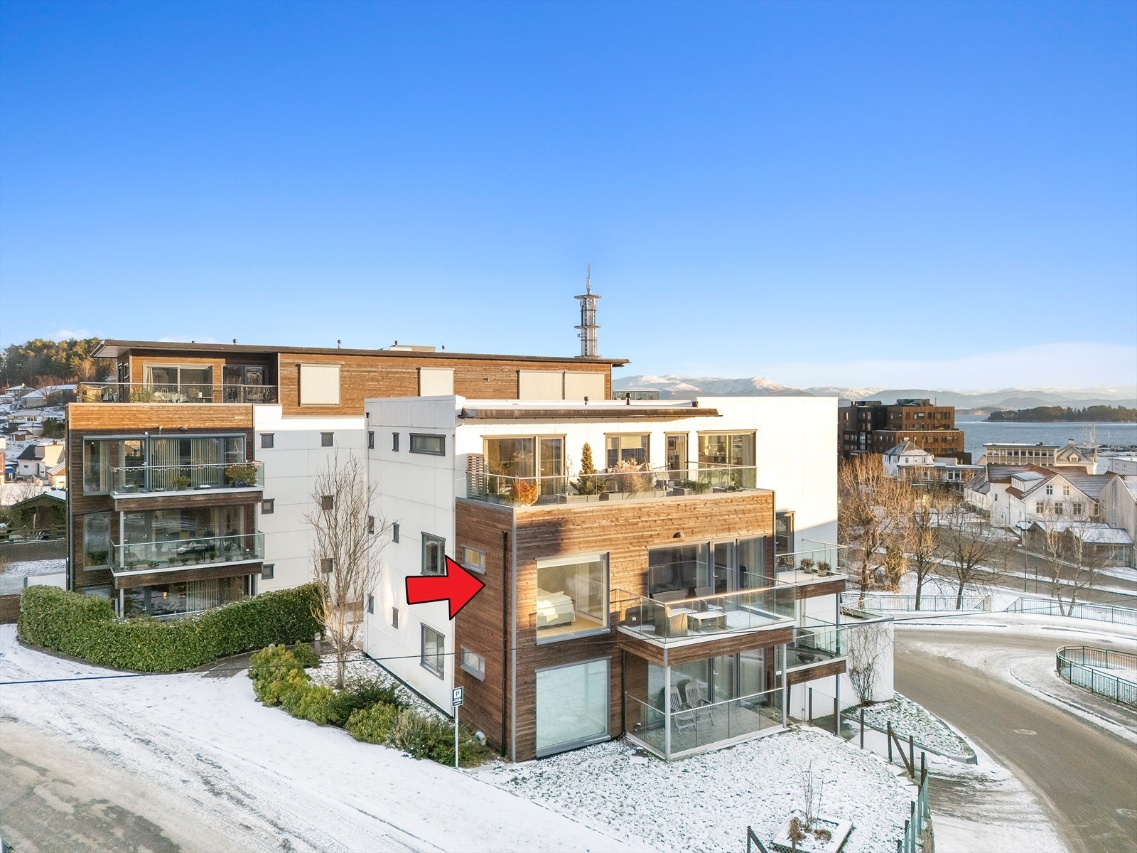 Velkommen til Holevegen 1 - Presentert av Eiendomsmegler Norge v/Ove Sagenes. Galleribilde