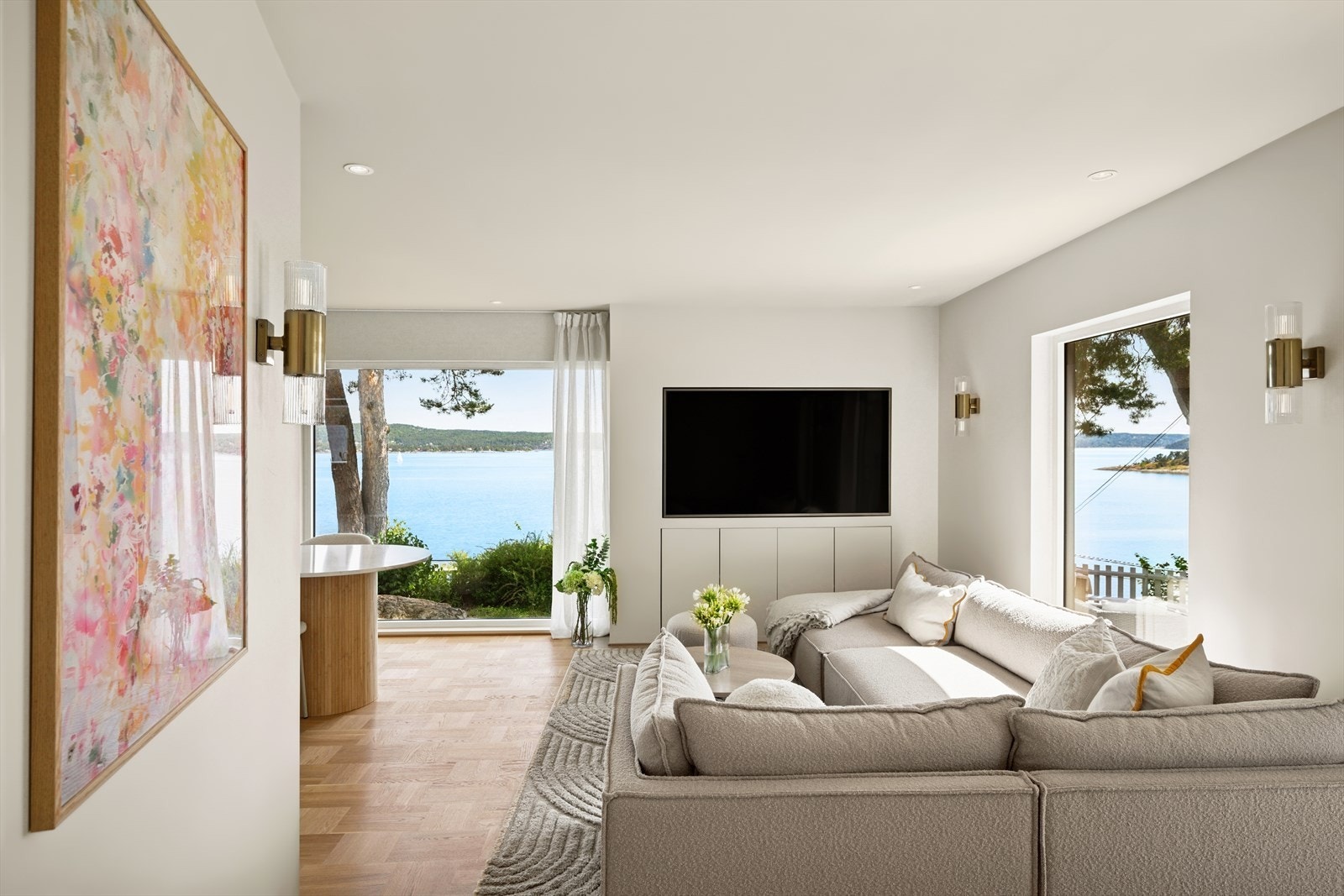 Herlig stueavdeling med fine møbleringsmuligheter. Galleribilde