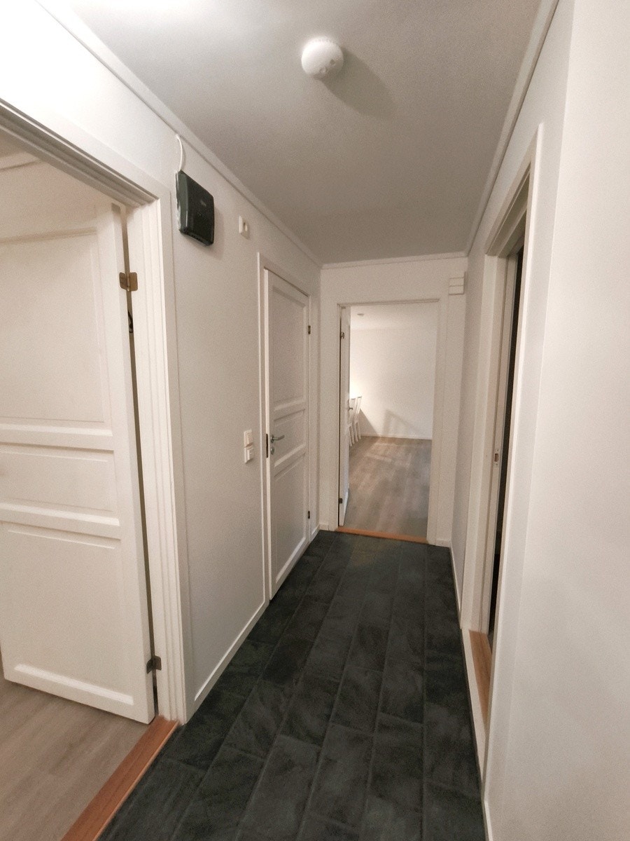 Gang mot stue Galleribilde