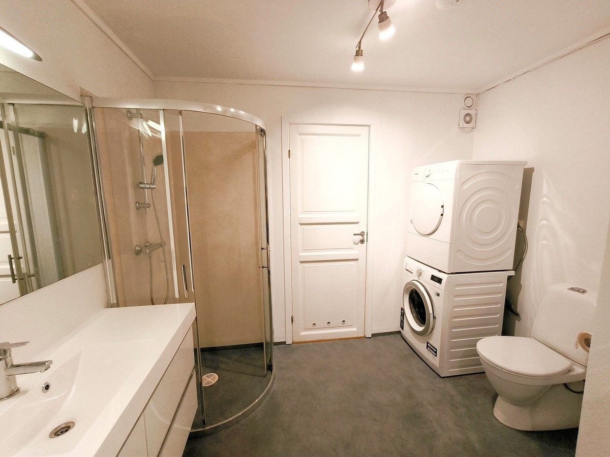 Bad med egen bod Galleribilde