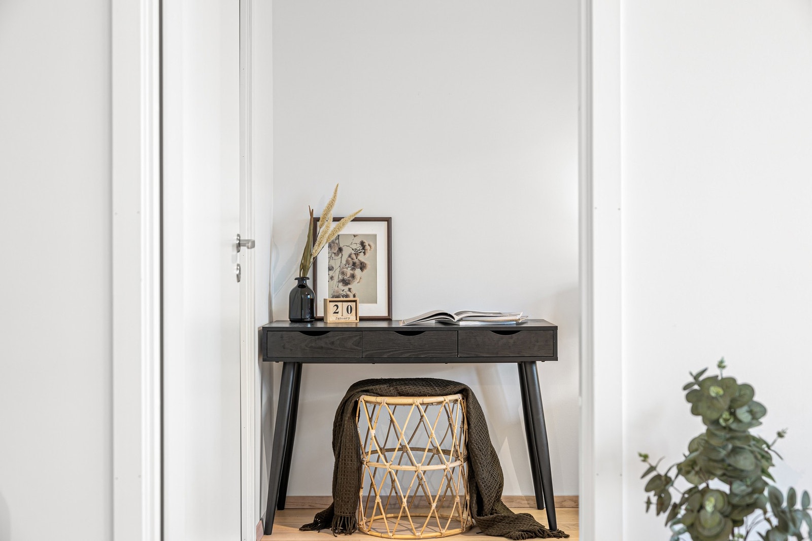 Detaljbilde av pult på hovedsoverom. Galleribilde