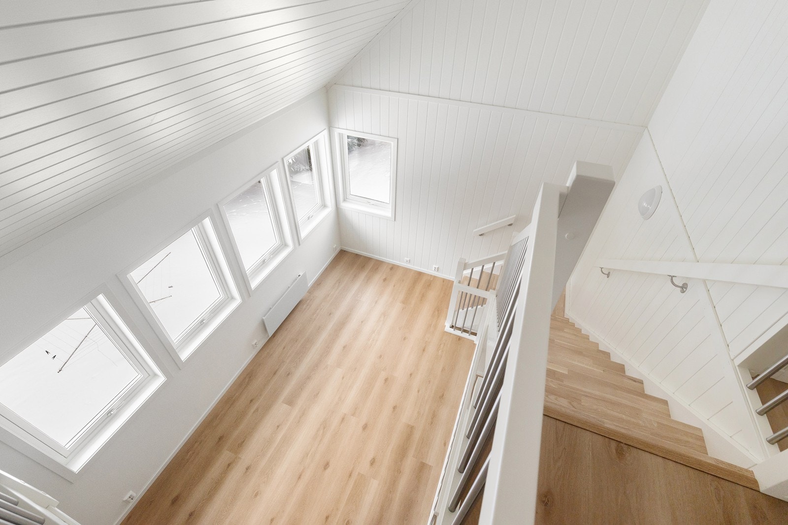 Utsikt fra trapperom i 2. etasje. Galleribilde