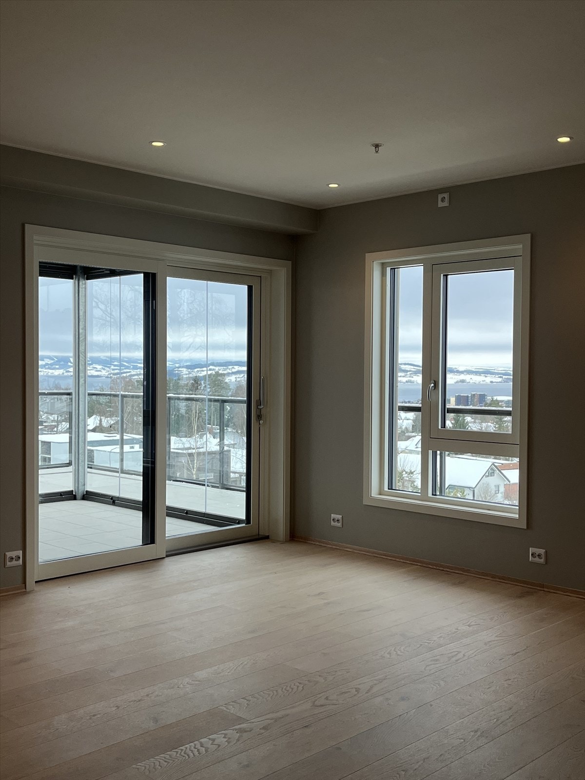 Utsikten fra stuehjørnet! Galleribilde