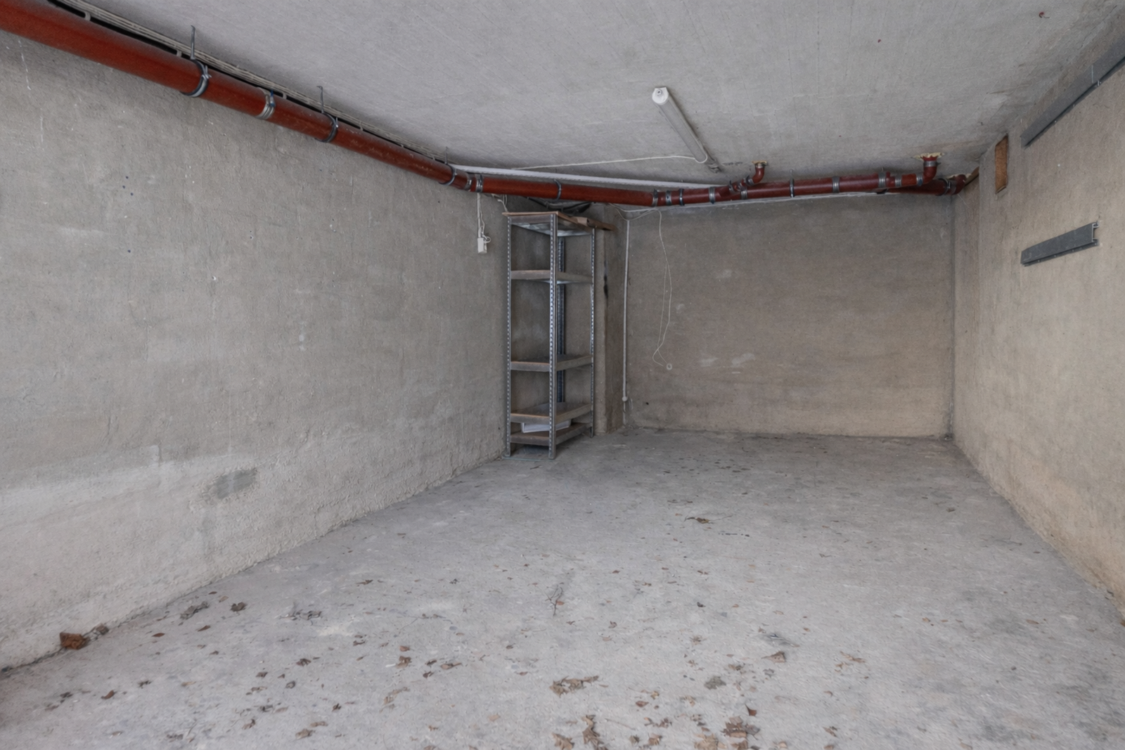 Garasje (Hylle/ting er redigert vekk) Galleribilde