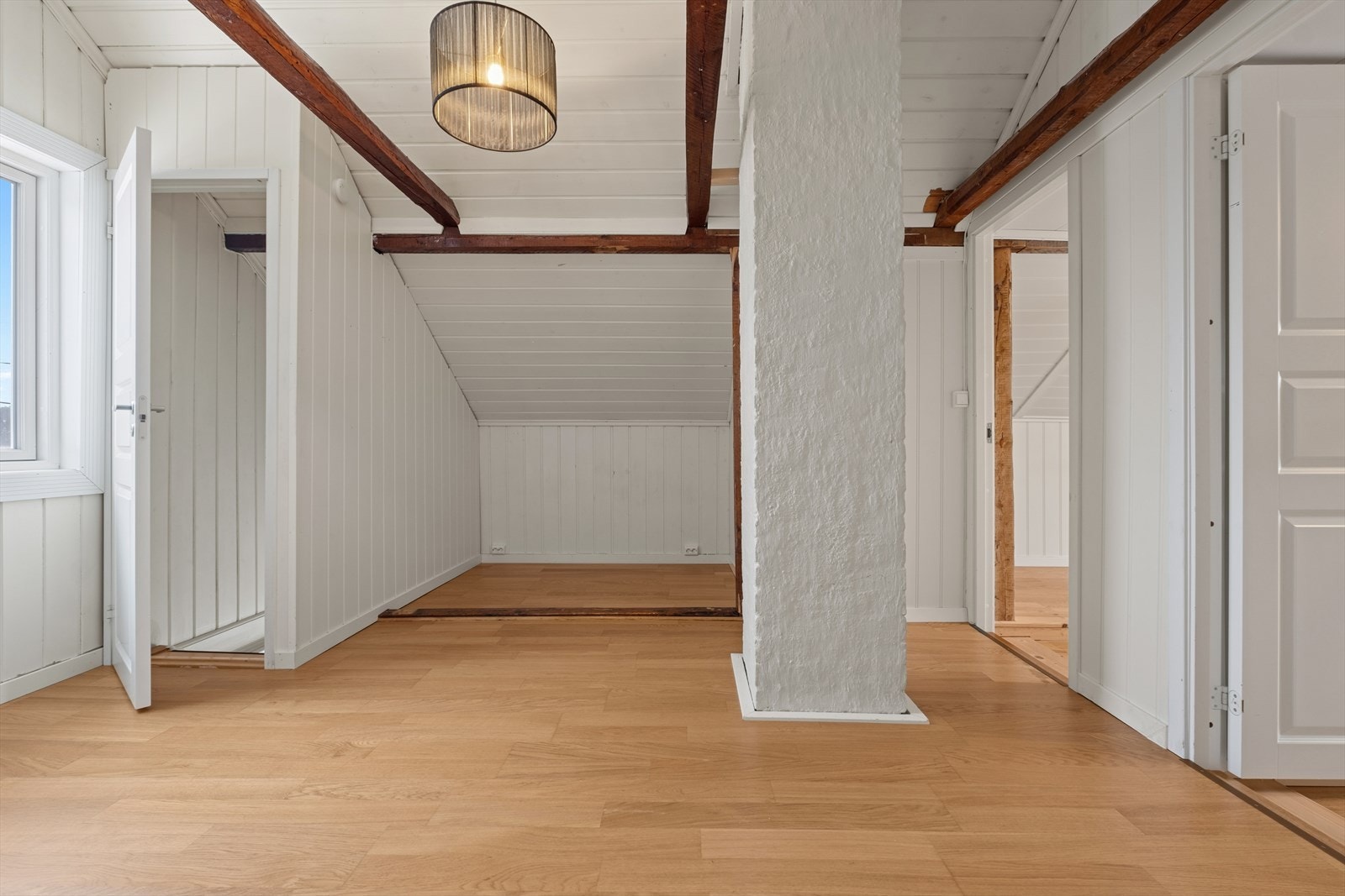 Stuen i 2.etasje kan innredes etter eget behov, og gir en fleksibilitet i hverdagen. Galleribilde