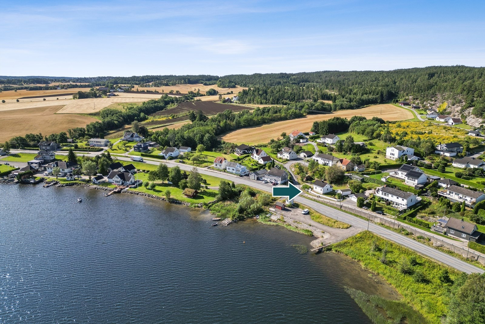 Visterflo innsjø ligger i umiddelbar nærhet og kan by på badebrygge og fine turmuligheter. Galleribilde