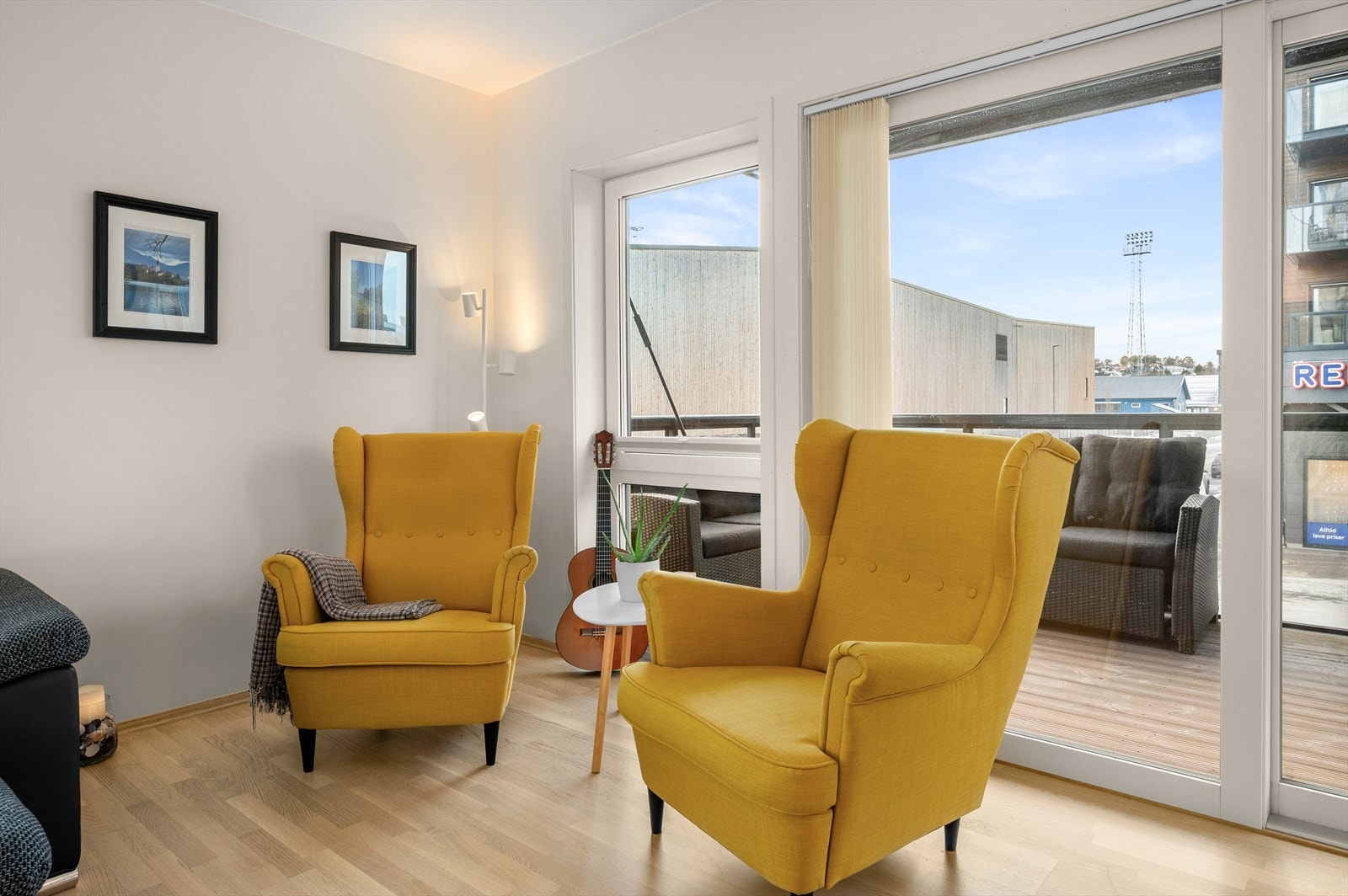 For ekstra lagringsplass utenfor leiligheten, følger det med 1 ekstern bod i kjeller. Galleribilde