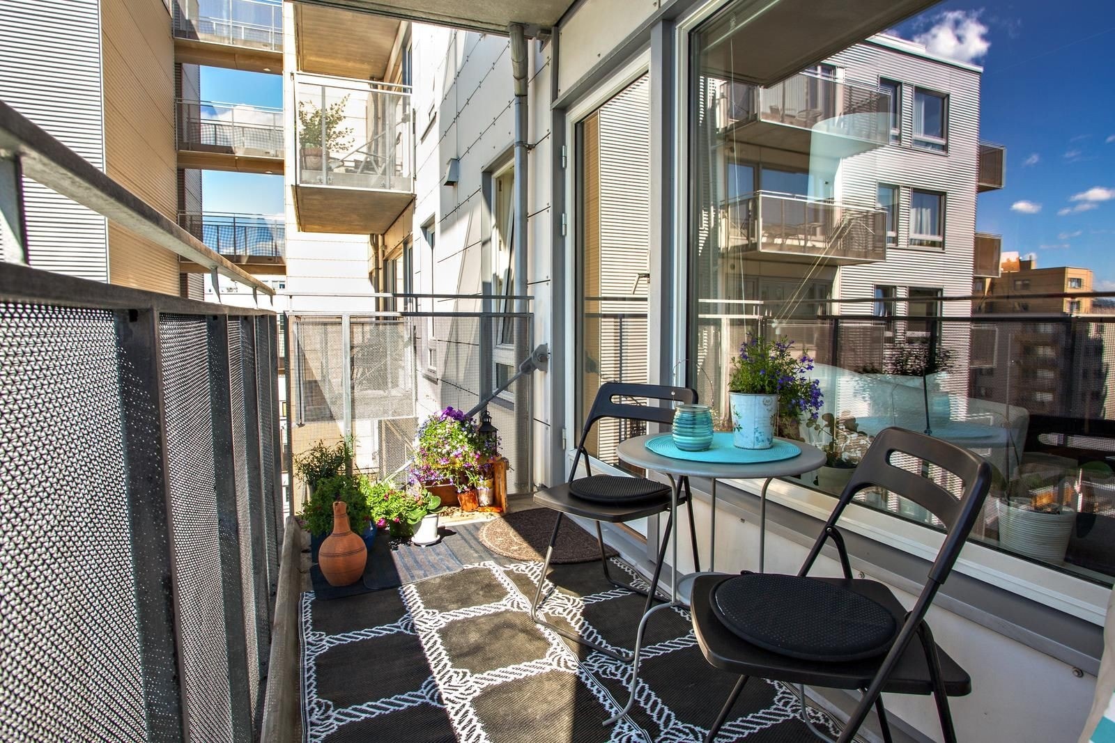 Balkong med utgang fra stuen. Galleribilde