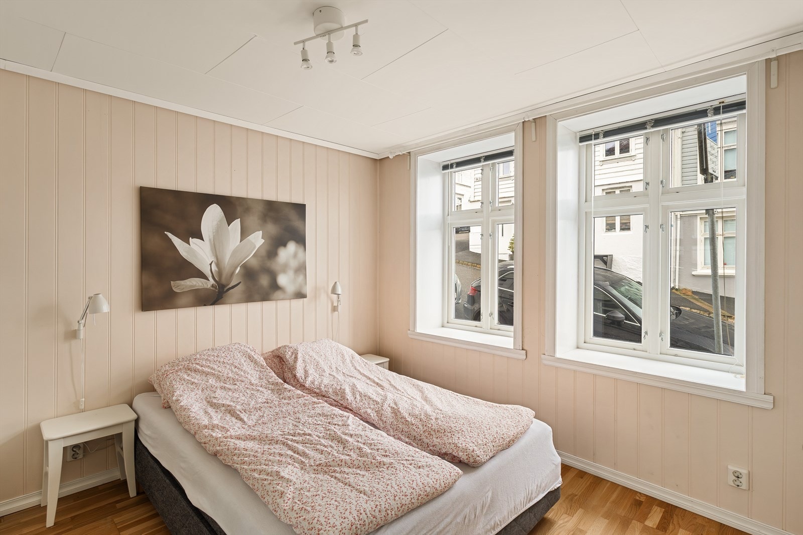 Romslig soverom i 1. etasje på 10,4 m². Galleribilde