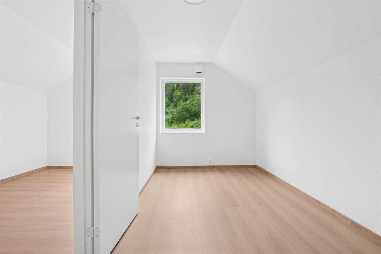 Soverom 2 er ca 10 kvm Galleribilde