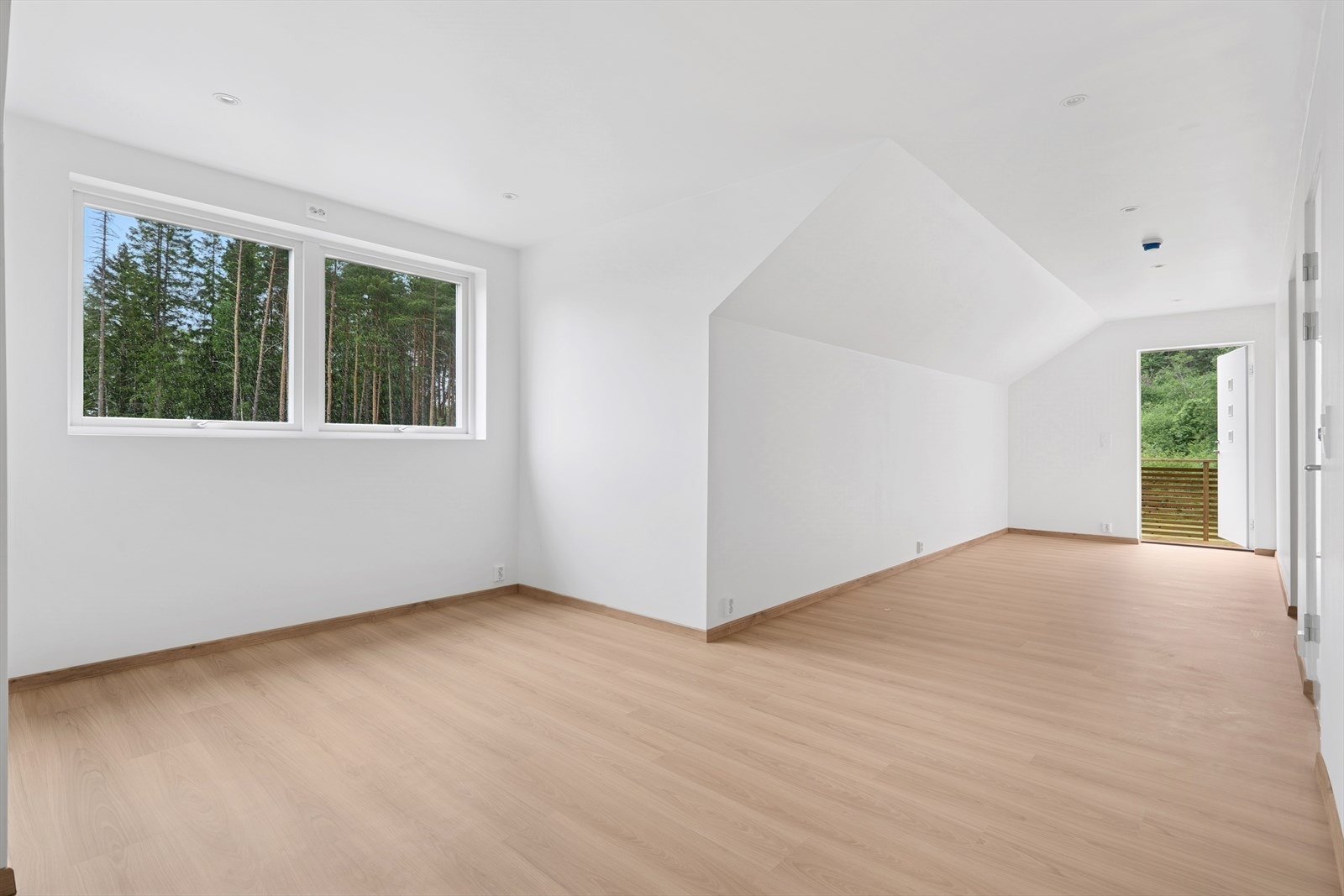 Det er satt opp en separat boenhet i 2.etg som både kan benyttes til utleie, eller som del av hovedboligen Galleribilde