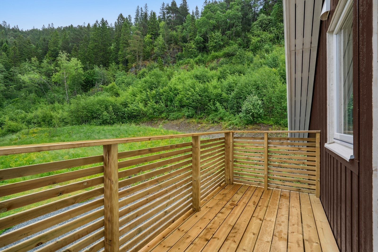 Ved inngangspartiet til 2.etg er det tilført ekstra uteareal Galleribilde