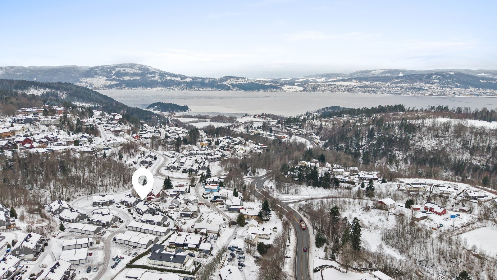 Det er gode kollektivforbindelser med både buss og tog til Drammen, Asker og Oslo Galleribilde
