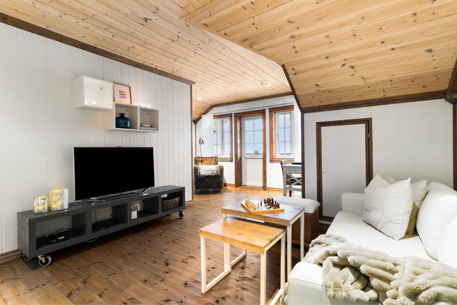 Romslig loftstue - Perfekt ekstra stue man kan trekke seg tilbake til Galleribilde