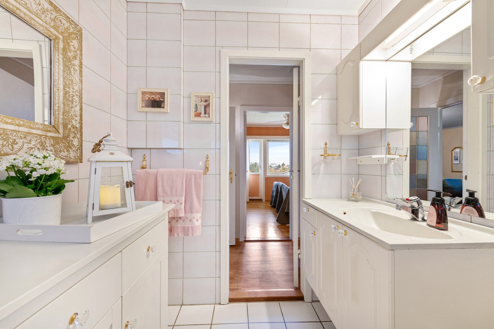 Baderom 2: Galleribilde