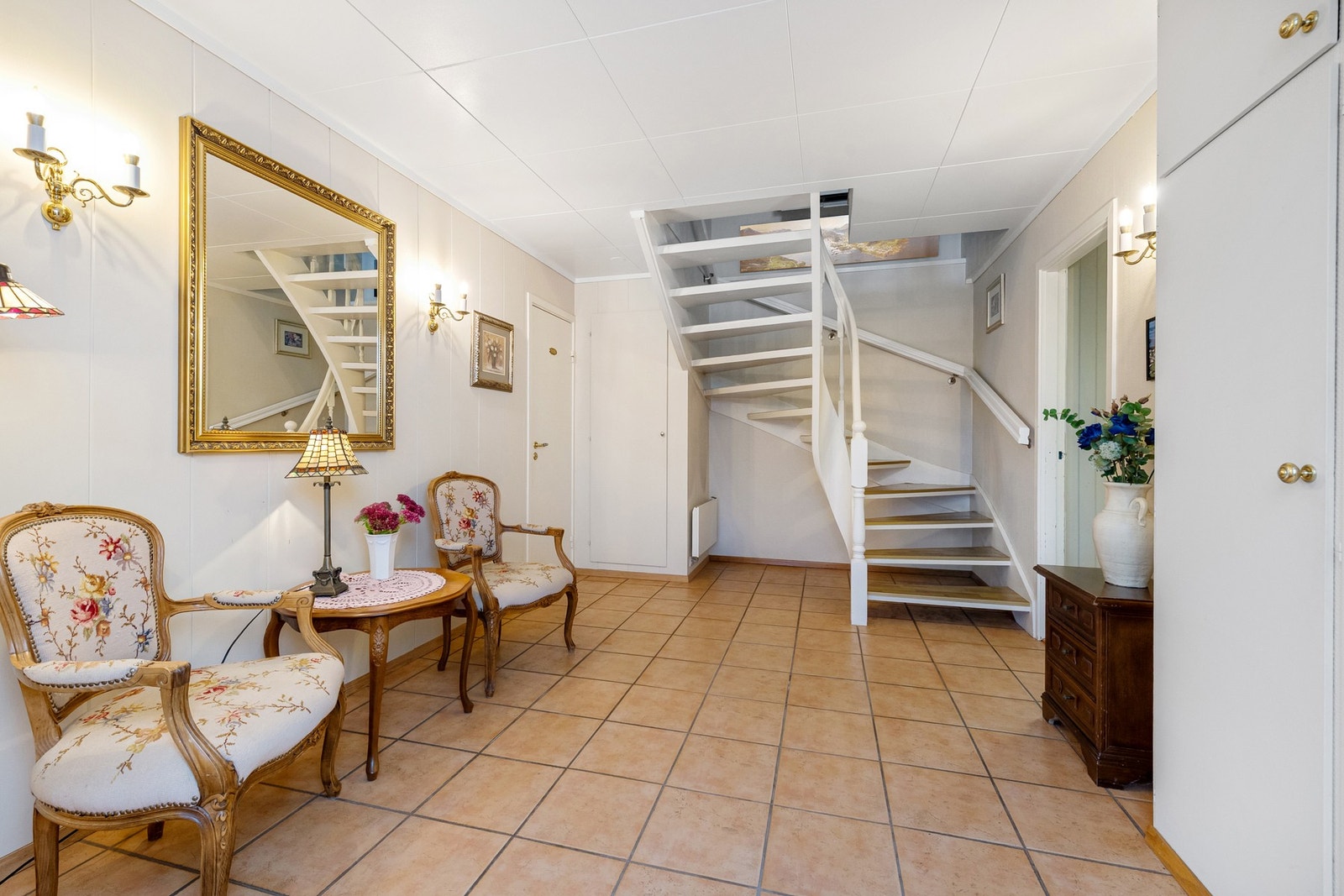 Trapp opp i andre etasje. Galleribilde