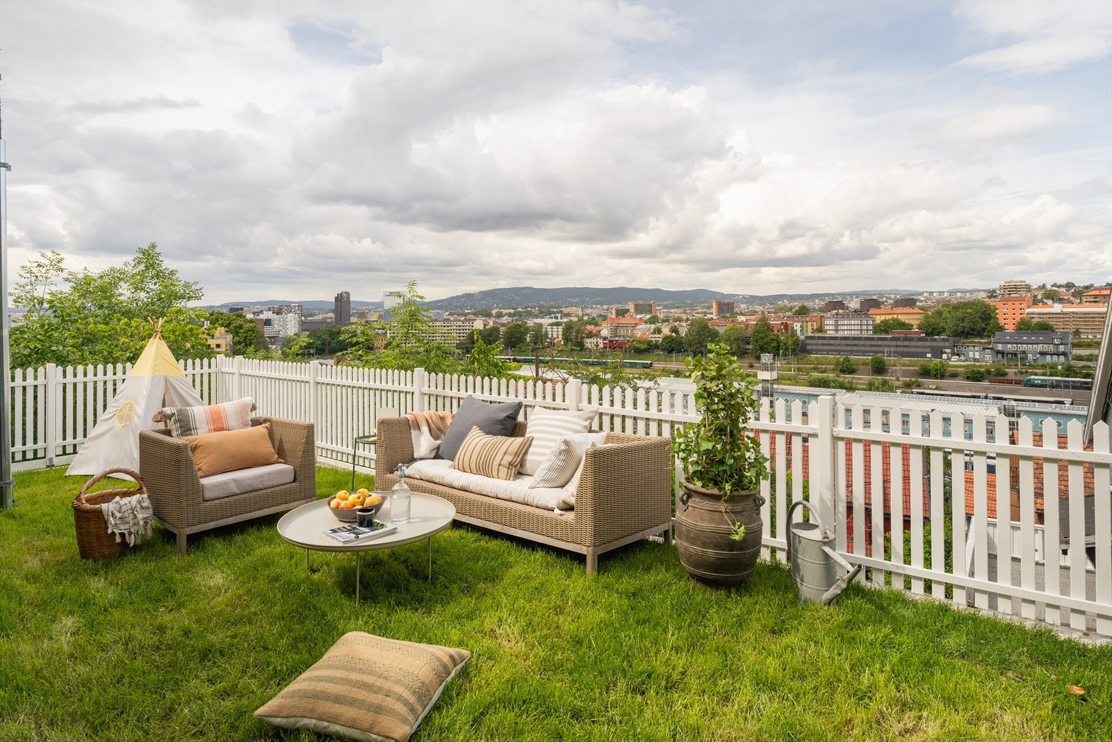 Her kan man nyte fine sommerdager Galleribilde