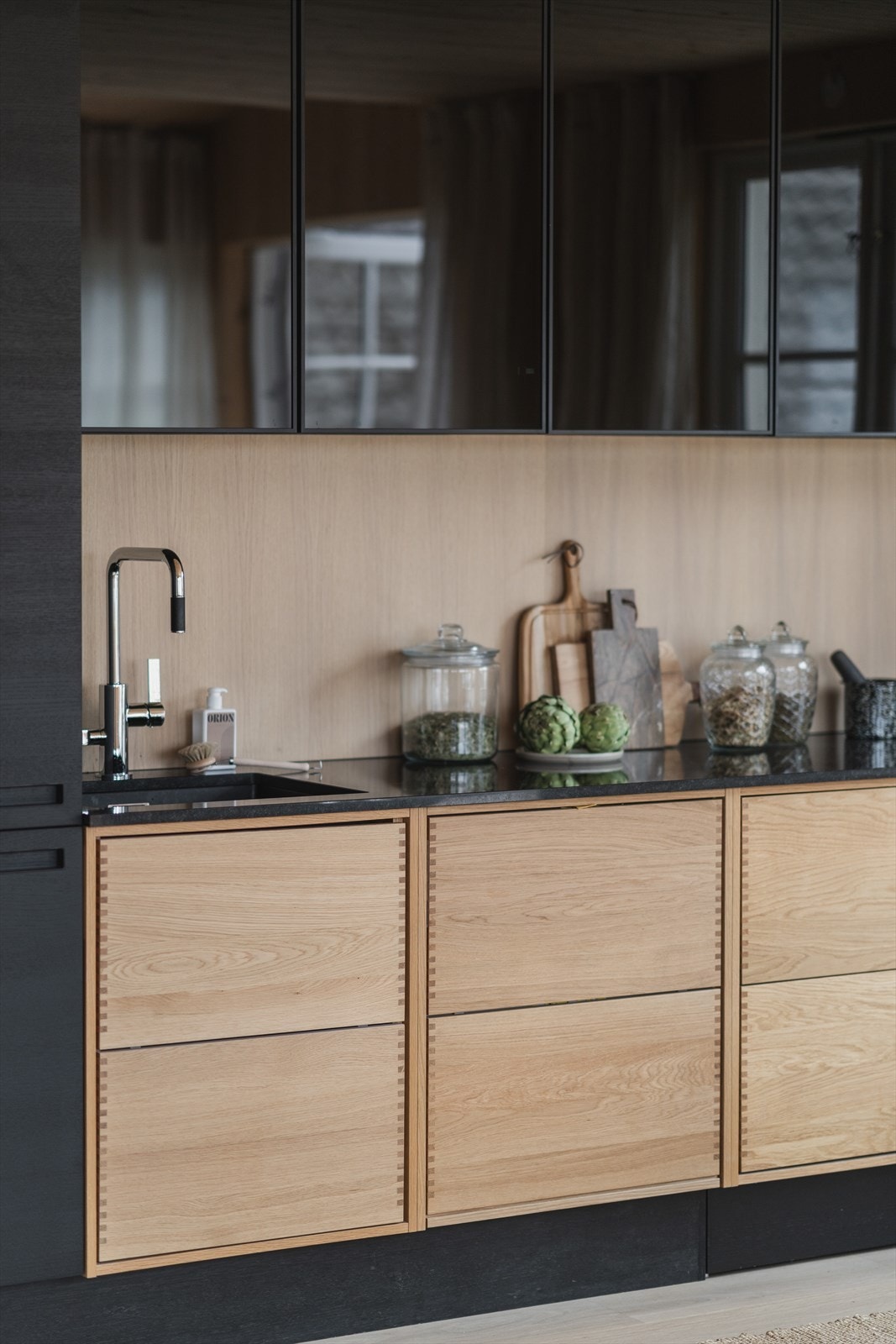 Stilrent og tiltalende kjøkken Galleribilde