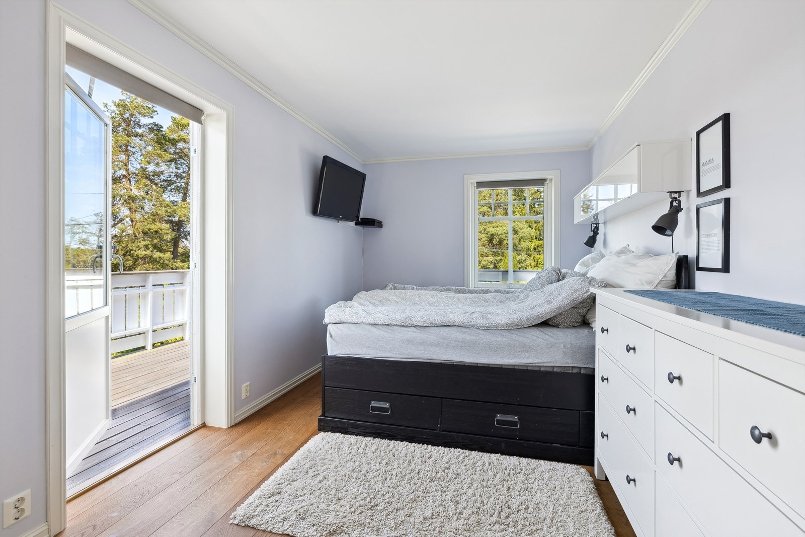 Herfra er det utgang til solikt balkong. Galleribilde