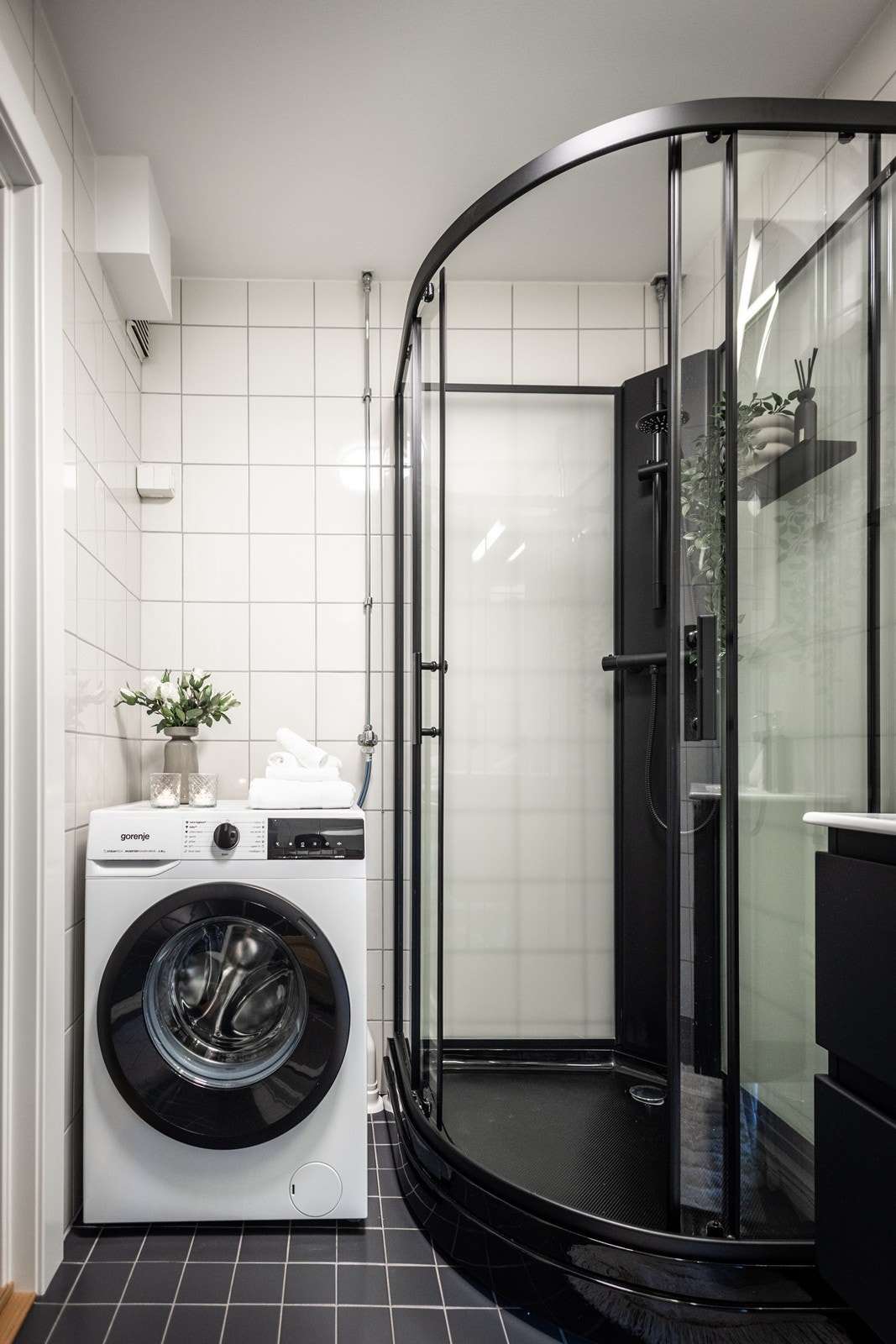 Opplegg for vaskemaskin. Galleribilde