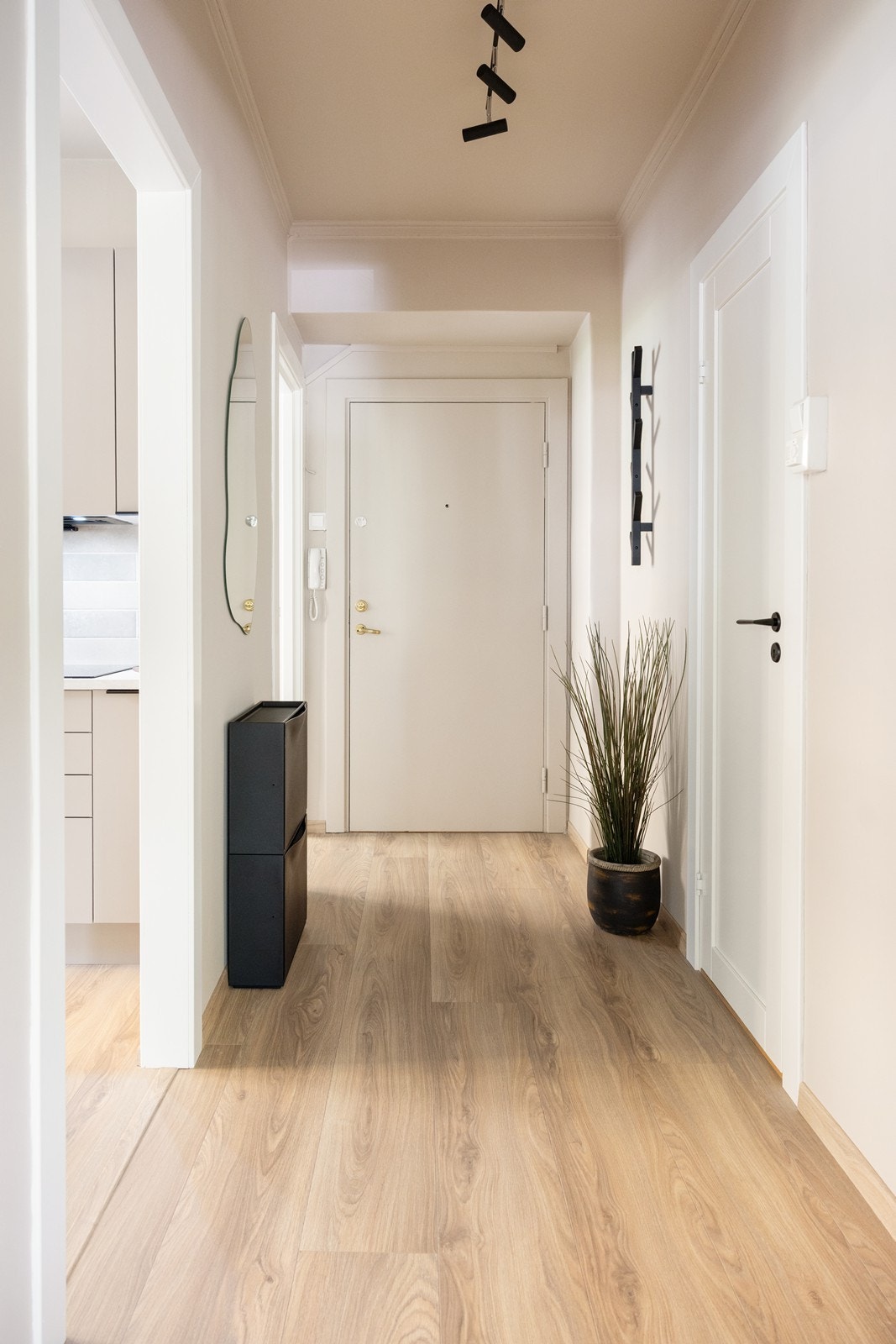 Leilighetens elektriske anlegg ble oppgradert i 2025. Eier besitter dokumentasjon på utført arbeid. Galleribilde