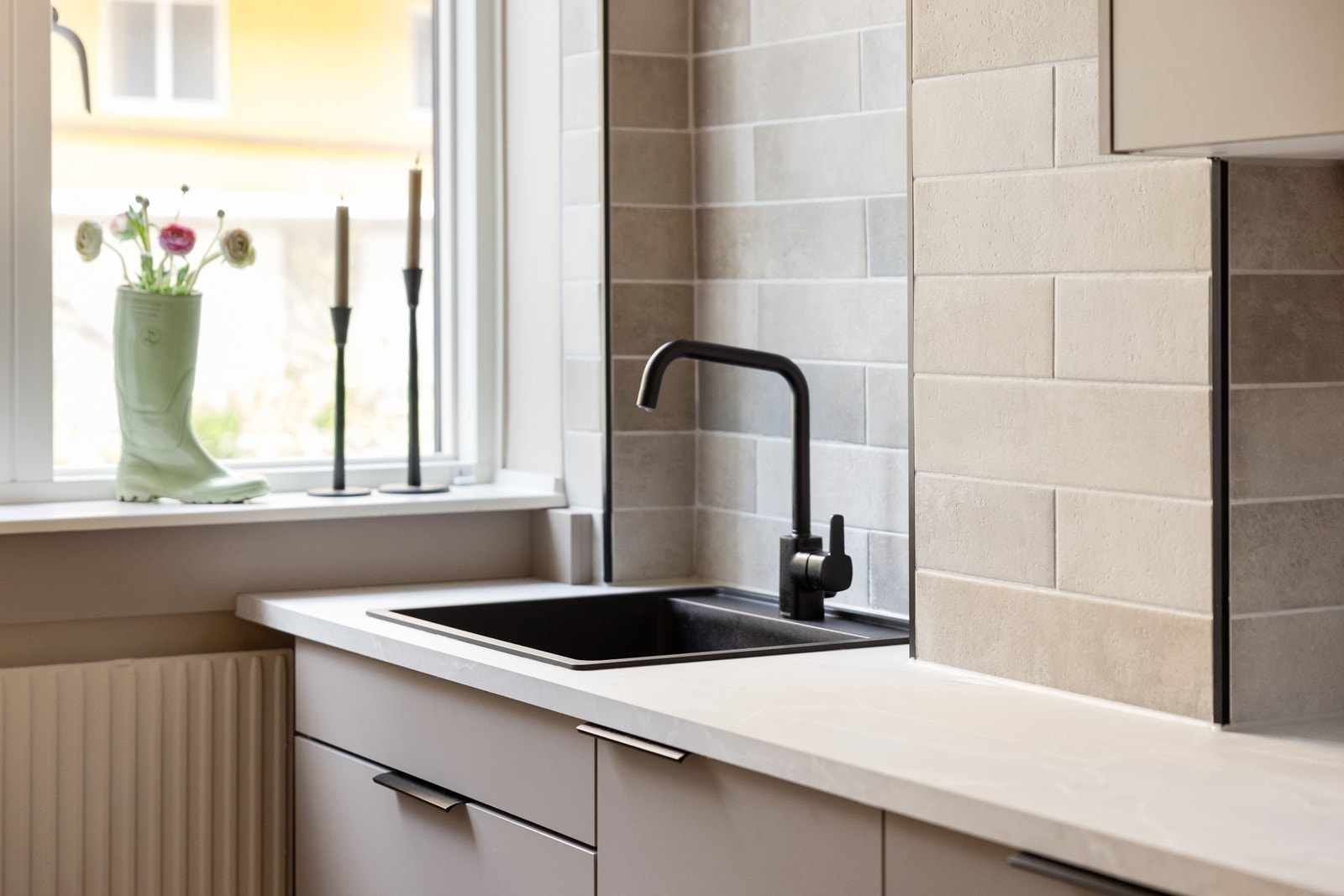 Pene fliser over benkeplate. Galleribilde