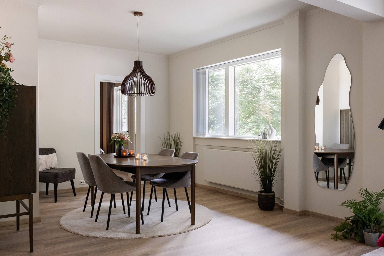 Leiligheten varmes opp med radiatorer (ink. i felleskostnader) Galleribilde