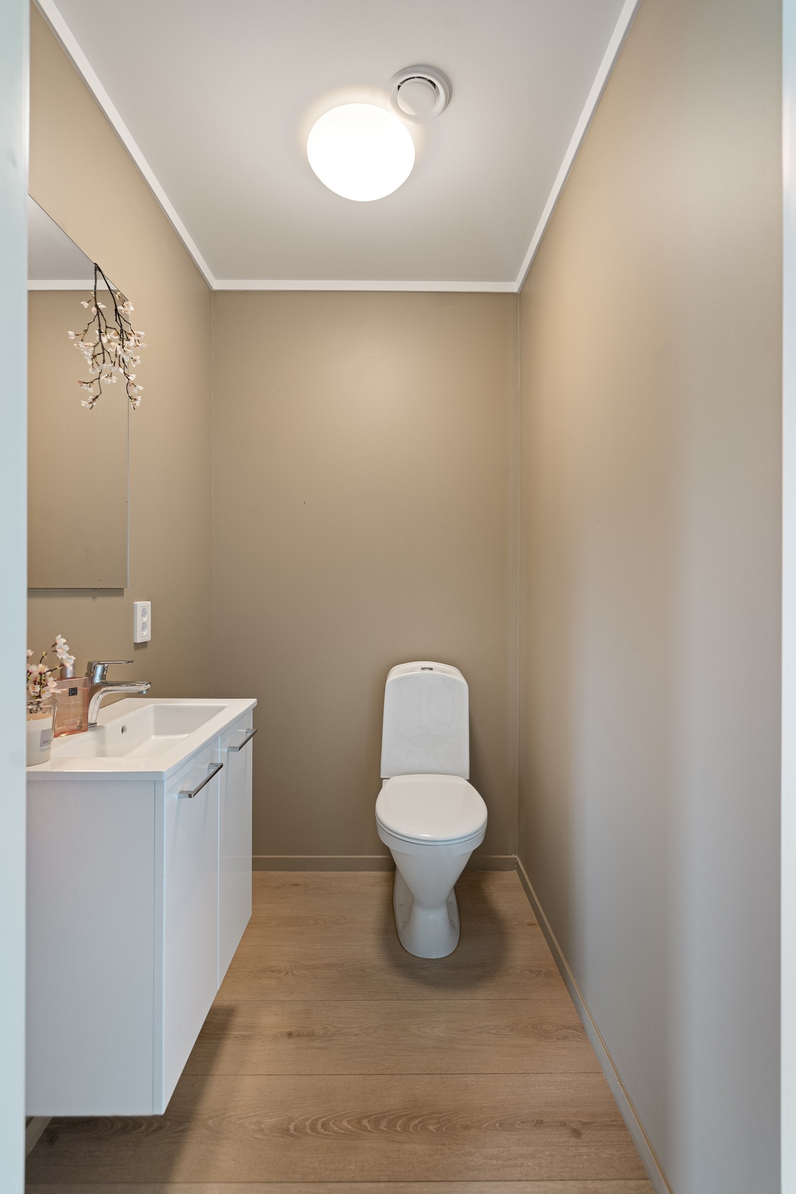 Toalettrom Galleribilde