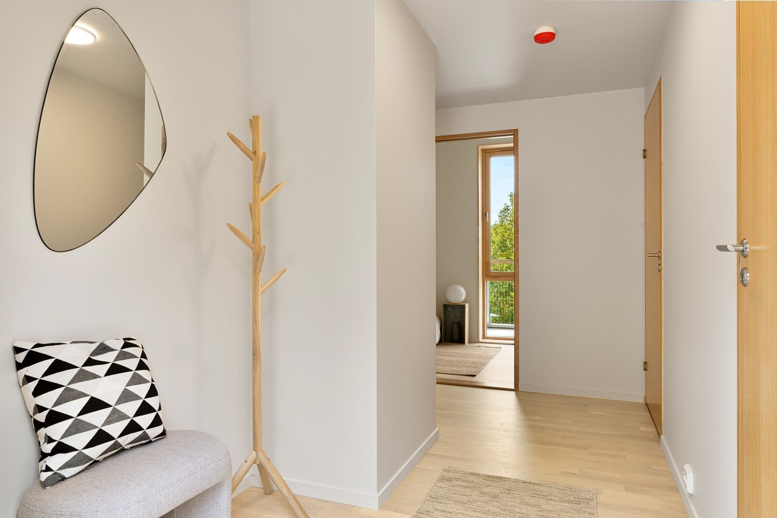 Leilighet 6 - Entré / Inngangsparti Galleribilde