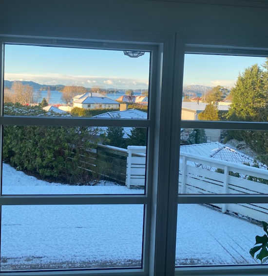 Flott utsikt fra stuen - Bilde tatt nylig av selger. Galleribilde