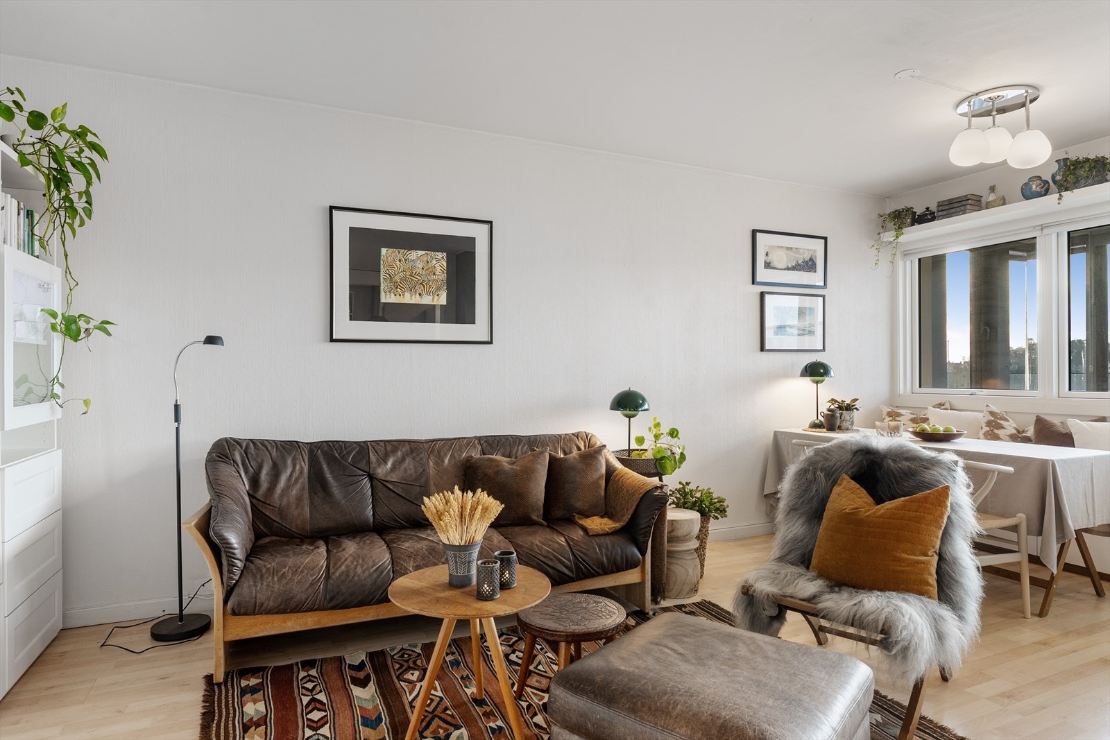 Svært innholdsrik planløsning med 4 soverom, stue, kjøkken, baderom og entré. Galleribilde