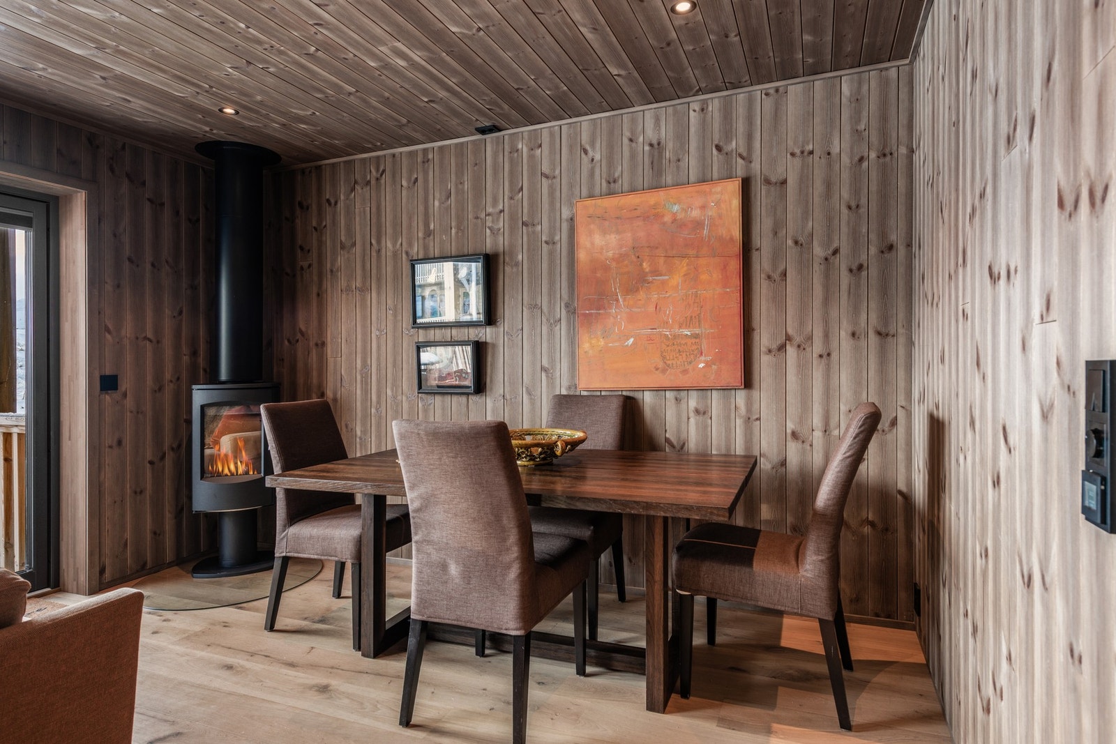 God plass til hyggelig spisestue Galleribilde