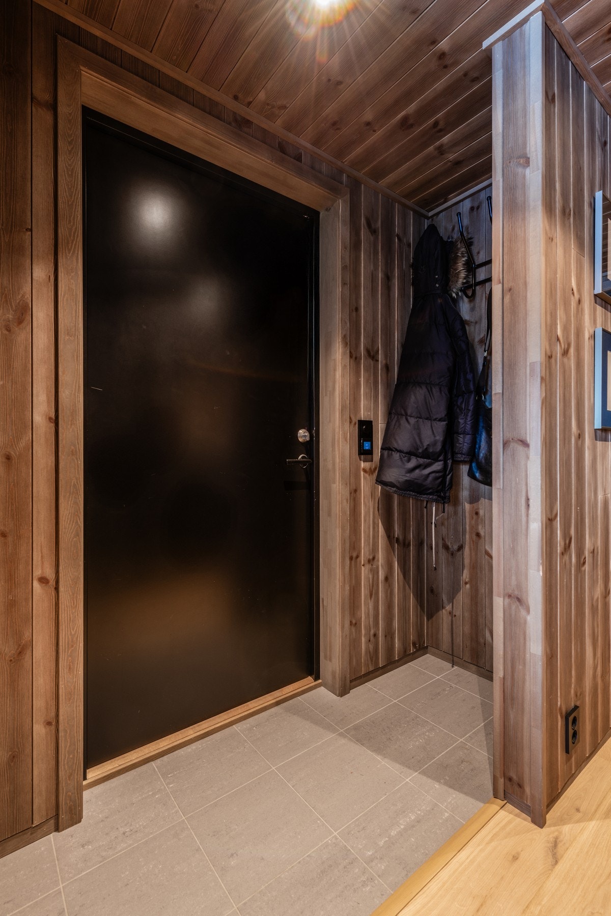 Flislagt inngangsparti Galleribilde