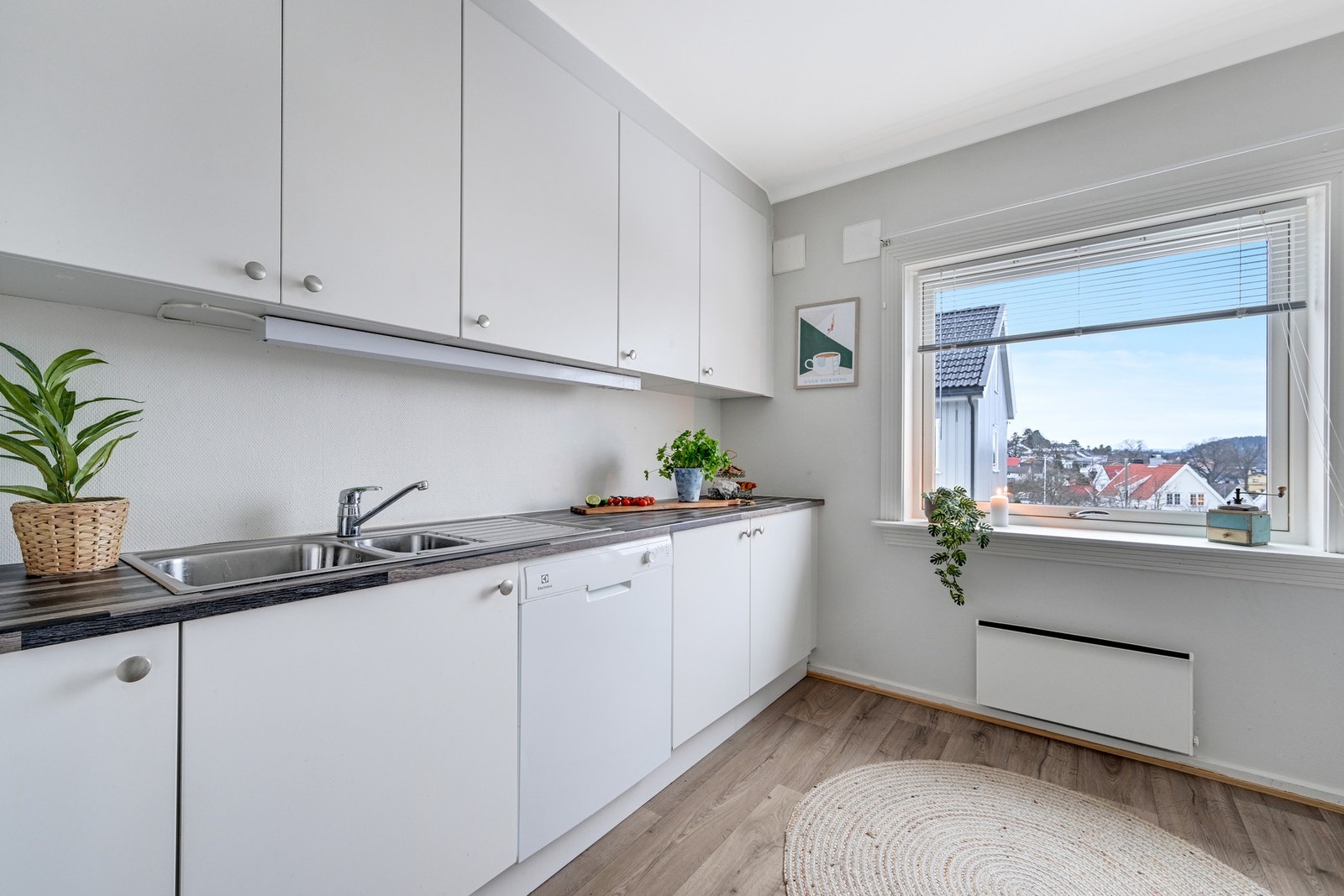 Oppvaskmaskinen medfølger i salget Galleribilde