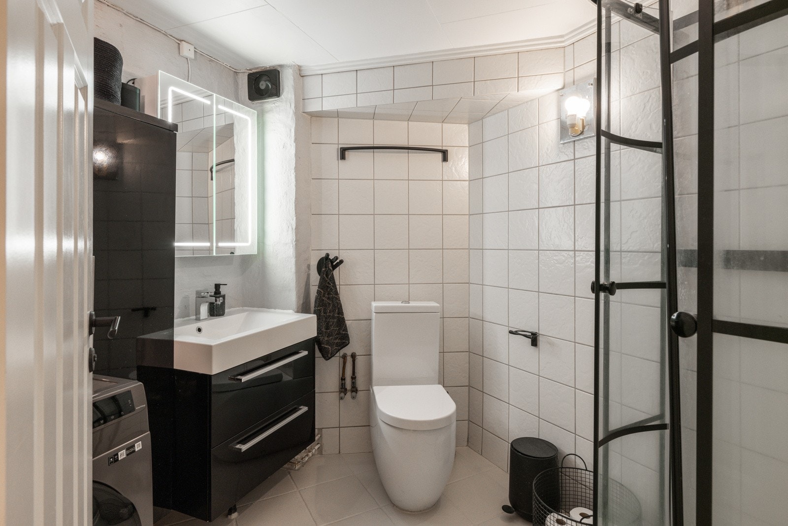 Flislagt bad med varmekabler i gulv Galleribilde