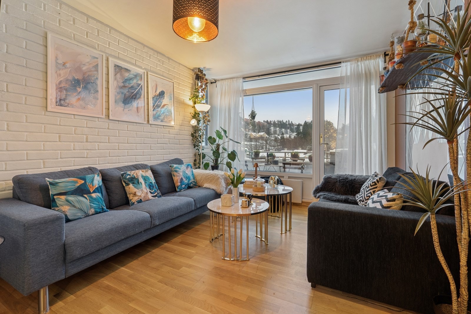 Herlig stueavdeling med gode møbleringsmuligheter. Galleribilde