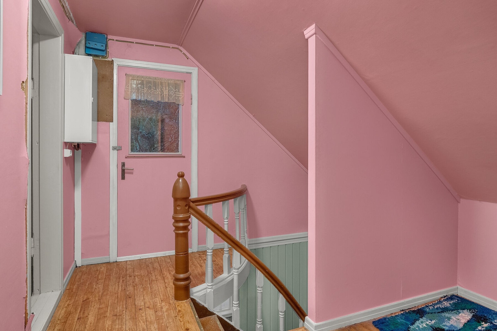 Gang loftsetasjen Galleribilde