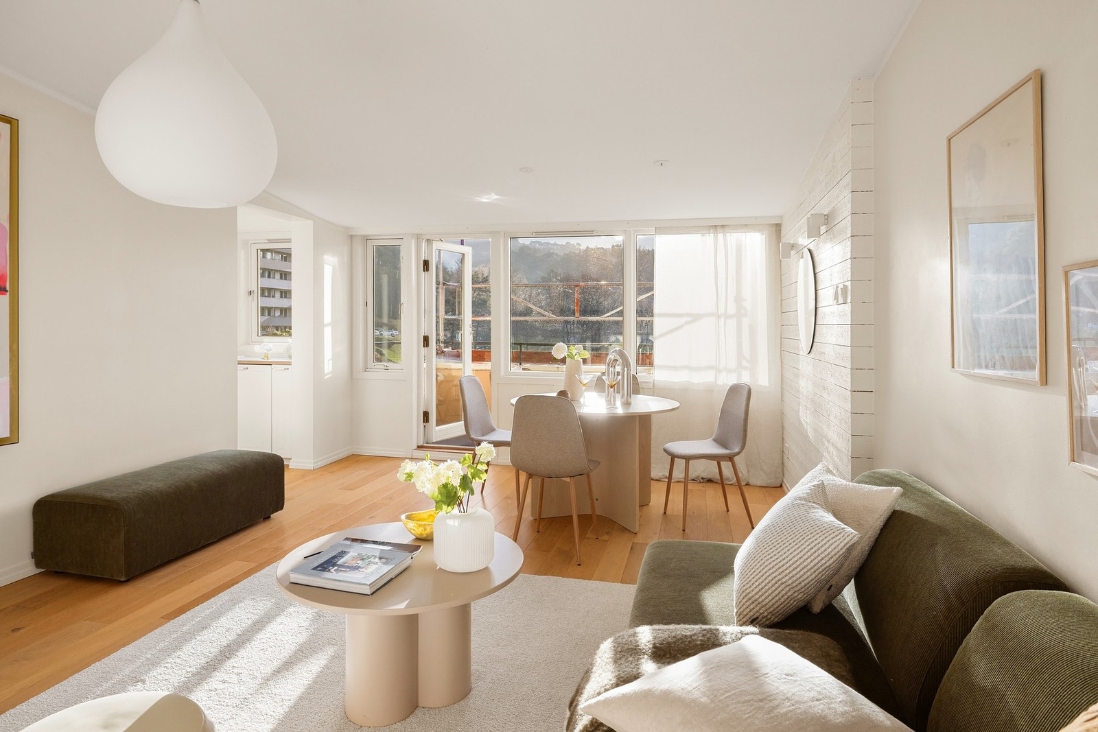 Stillas skal fjernes fortløpende etter oppgradering av altaner (påvirker ikke kostnader) Galleribilde