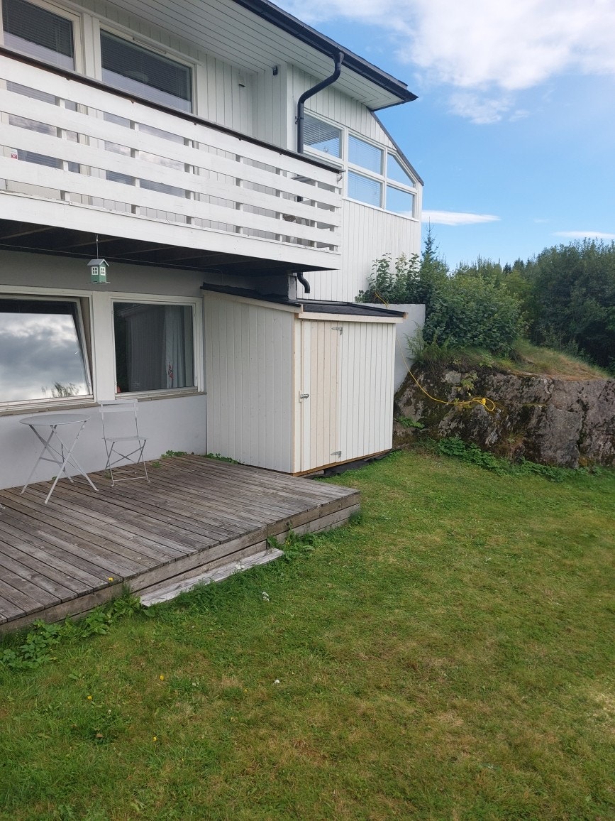 Uteboden er satt opp i nyere tid og er av fin størrelse Galleribilde