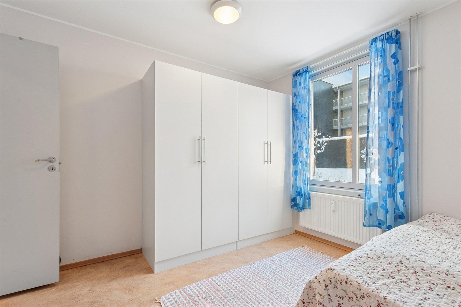 Det andre soverommet har god plass til en stor garderobe. Galleribilde