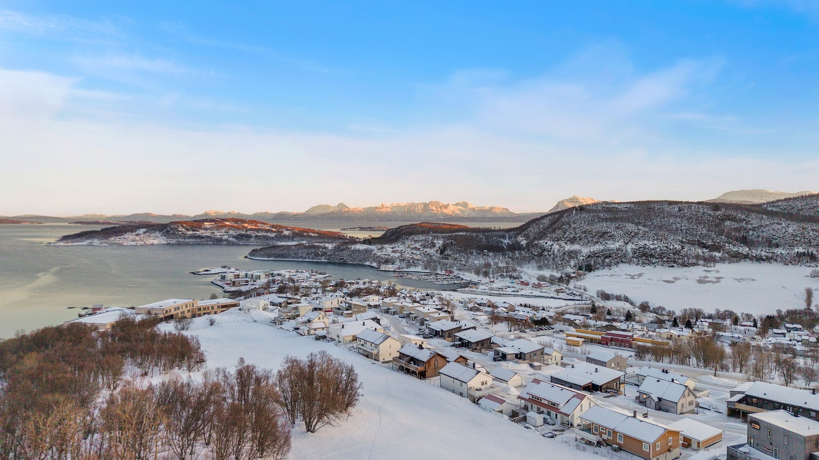 - På Mustapartajordet bor du i et attraktivt og barnevennlig område i gangavstand til nye Nordsida skole, barnehager og fine turmuligheter. Galleribilde