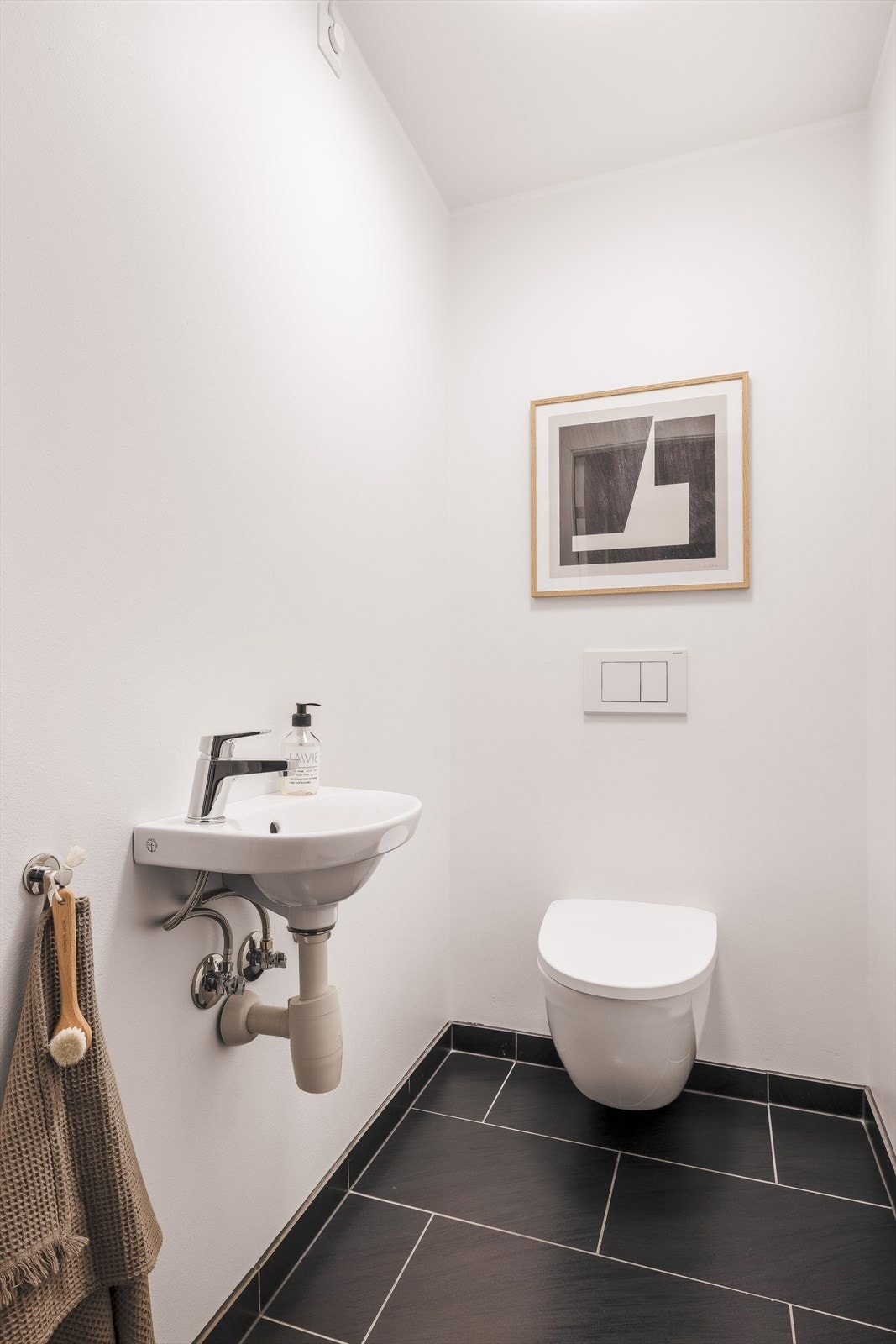 Boligen har også praktisk separat WC. Galleribilde