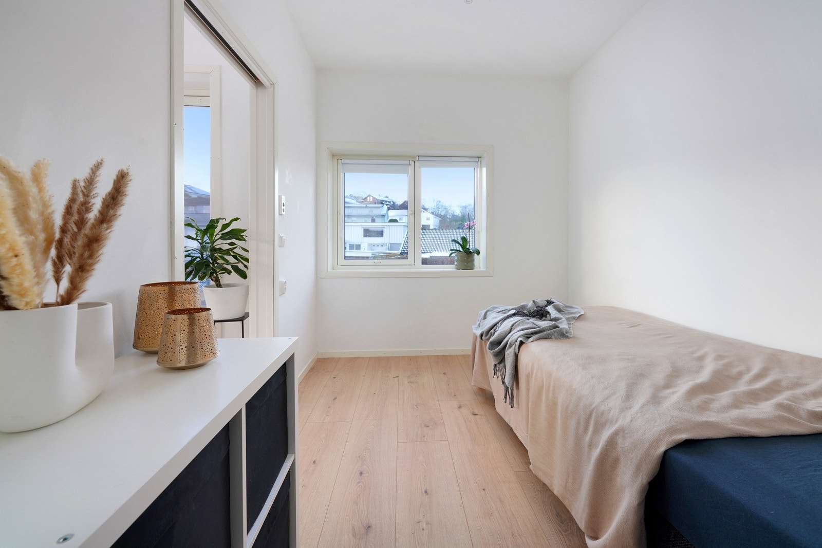 Soverom med skyvedør. Galleribilde