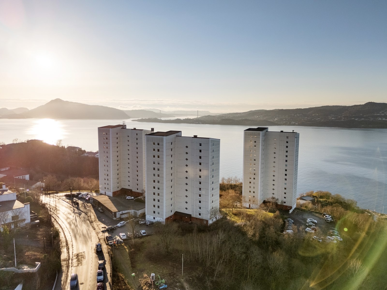 Flott beliggenhet i Helleveien. Herfra er det kort gangvei til Coop Extra. Galleribilde